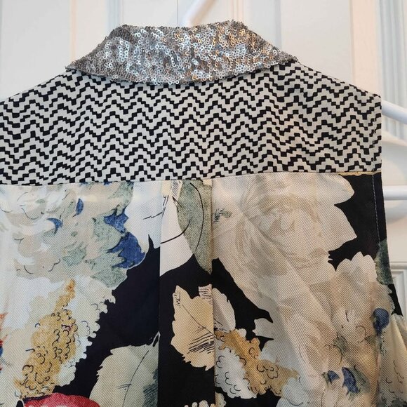 Elizabeth and James Black and White Sleeveless Blouse - Picture 9 of 12